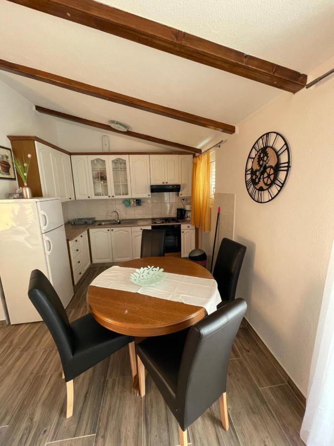 Apartment Orangerie *