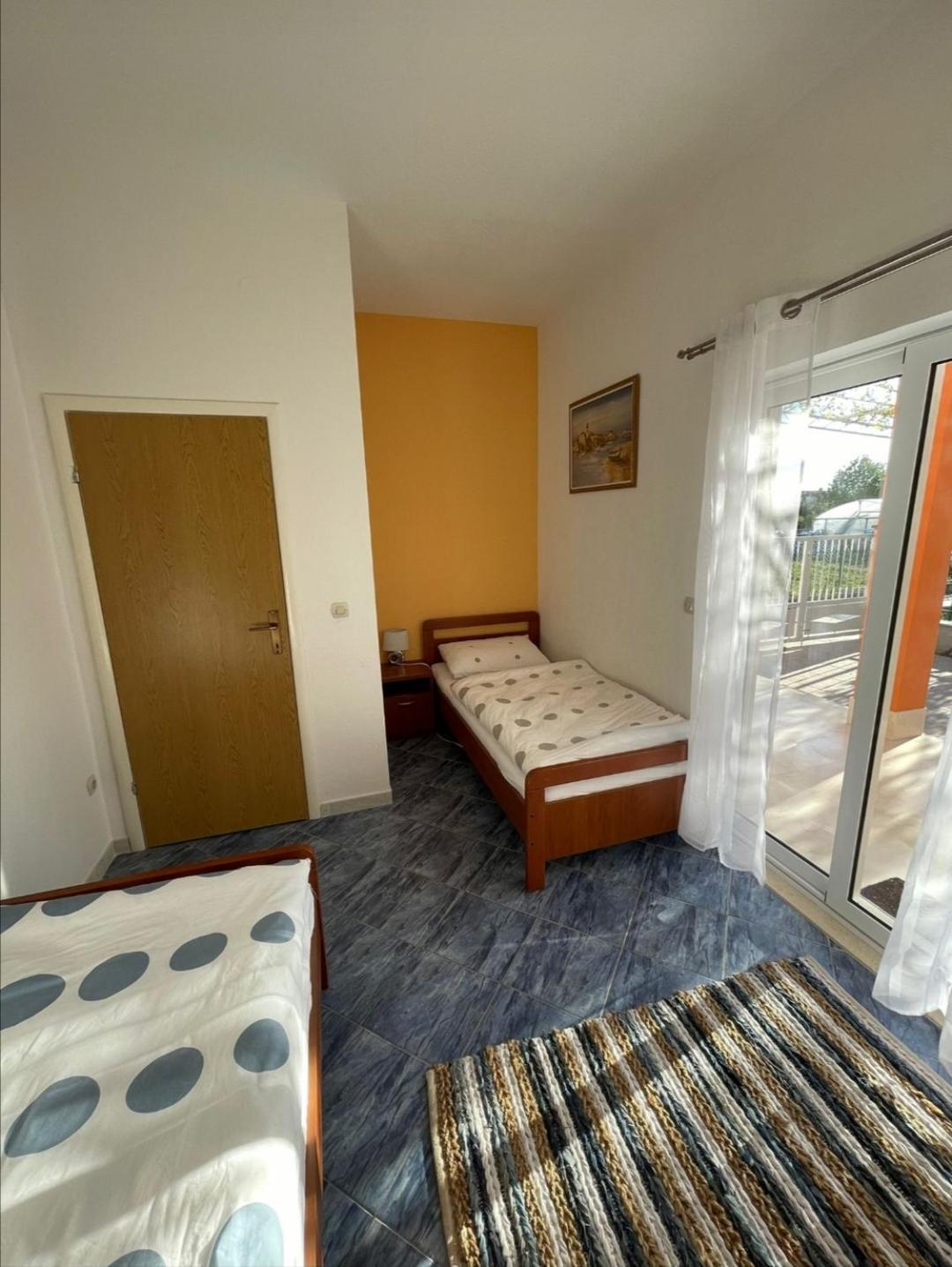 Orangerie Apartment *